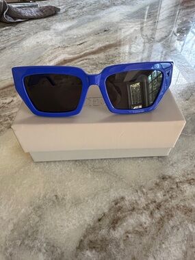 DEZI Switch Bold Blue Rectangular Women's Sunglasses